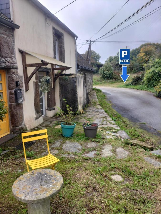 La Maison De Poupee Berrien Exterior foto